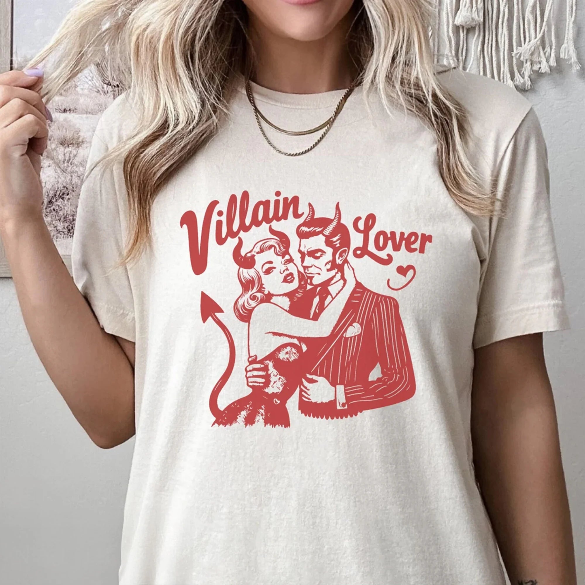 Villain Lover t-Shirt, Book Lover, Retro Tshirt, Bookish T Shirt, Vintage Shirt, Reading Shirt, Romance Reader, Book Gift, Literature Shirt